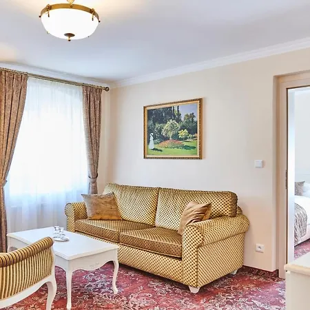 Centrum מלון 4*