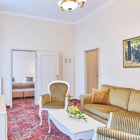 Centrum 酒店 Františkovy Lázně