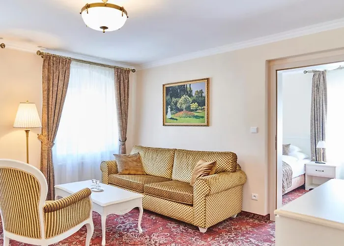 Centrum Hotel 4*